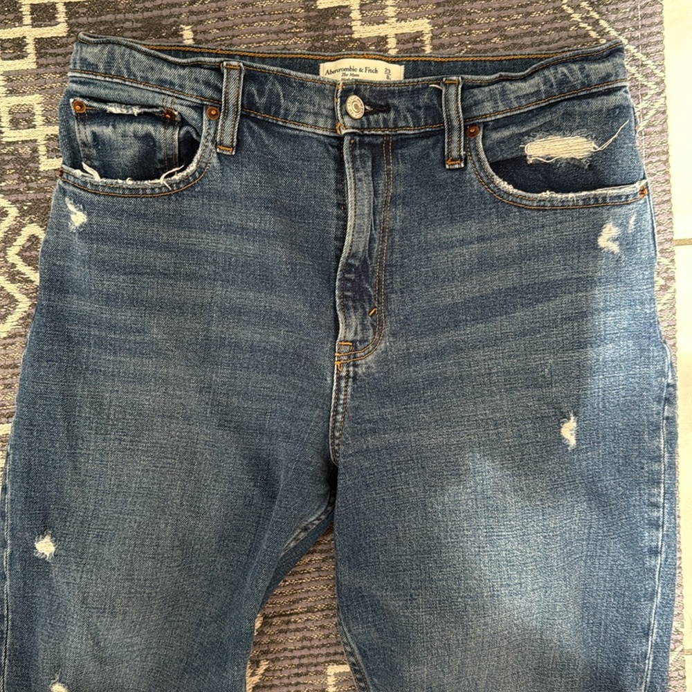 Abercrombie & Fitch The Mom High Rise Jeans Distressed - Picture 4 of 8
